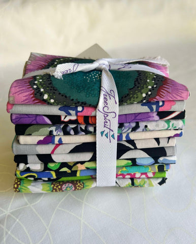 Kaffe Fassett 2023Contrast Fat Quarter Bundle